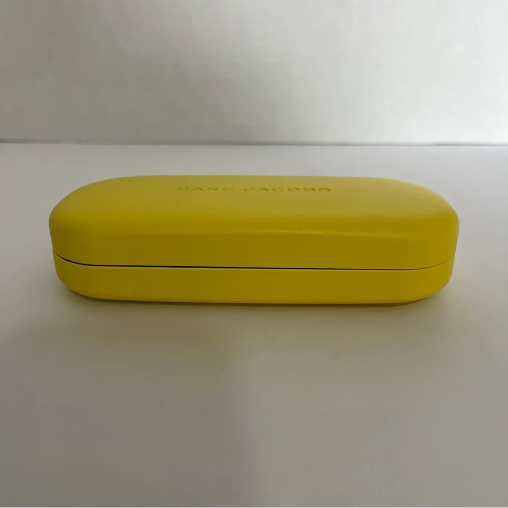 MARC JACOBS - Yellow Classic Case (lined) for‎ Glasses - Picture 2 of 6